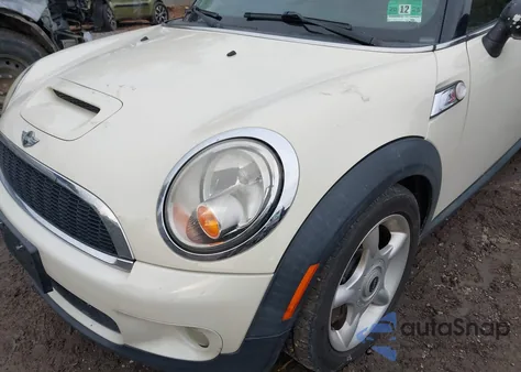 2009 Mini Cooper S from USA, damaged, VIN WMWMF73539TW83854